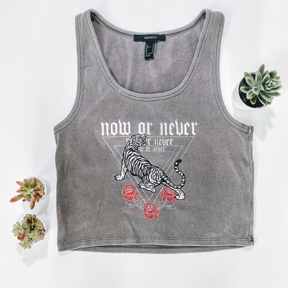 Forever 21 | Gray Tiger with Flowers Crop Top